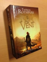 Chronique Du Tueur De Roi - Premiere Journee, T1 : Le Nom Du Vent de Rothfuss-p chez Bragelonne